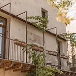 Corte Regia Relais & فاليجيو سول مينشيو
