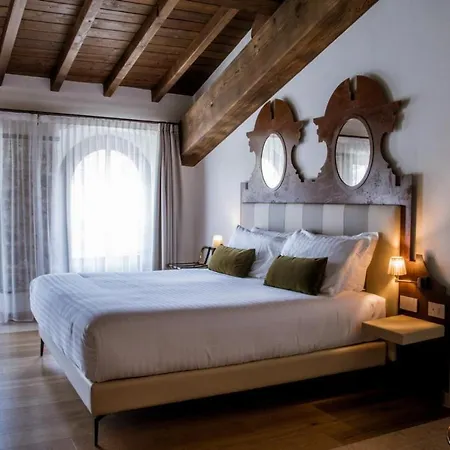 Corte Regia Relais & 4*