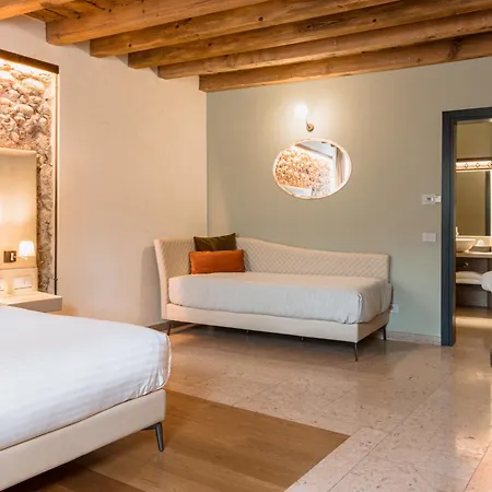 Corte Regia Relais & Hotel 4*