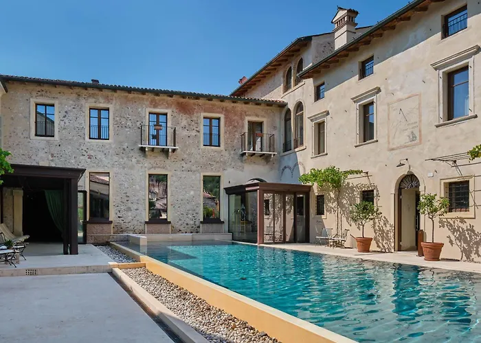 Corte Regia Relais & מלון 4*