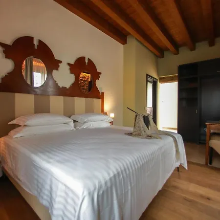Corte Regia Relais & Hotel 4*