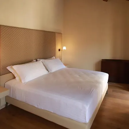 Corte Regia Relais & 4*