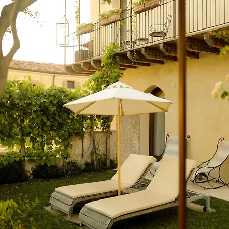 Corte Regia Relais & Hotel 4*