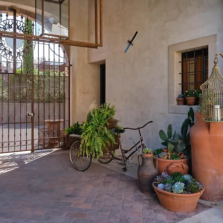 Corte Regia Relais & ヴァレッジョ・スル・ミンチョ